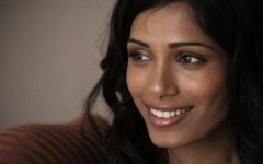 freida_pinto_1920_1200_sep282012.jpg